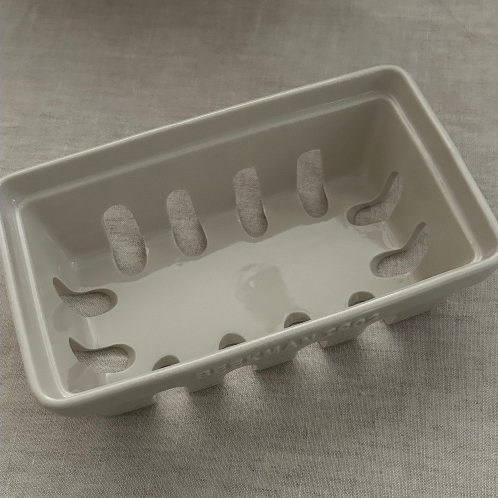 Beekman 1802 Goat Milk Ceramic Soap Dish